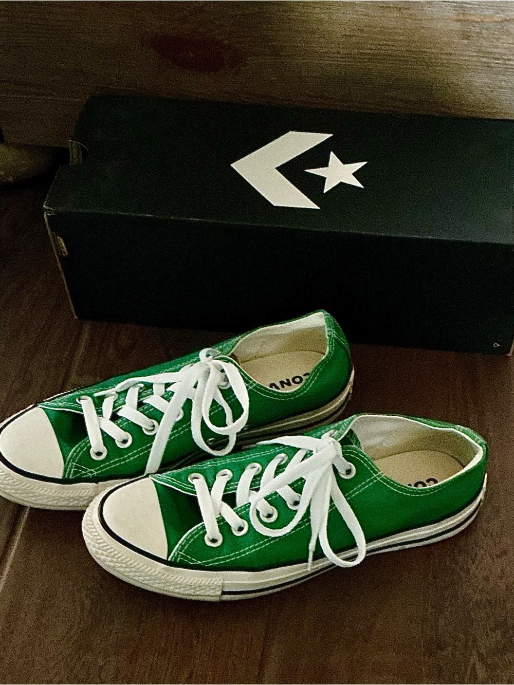 Converse Women’s Green Canvas Low-Top Sneakers with White Accents - Picture 2 of 3